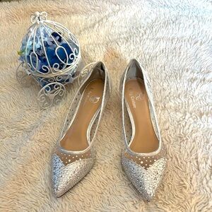 Lady Couture Silk Silver Embellished Kitten Heels size 39